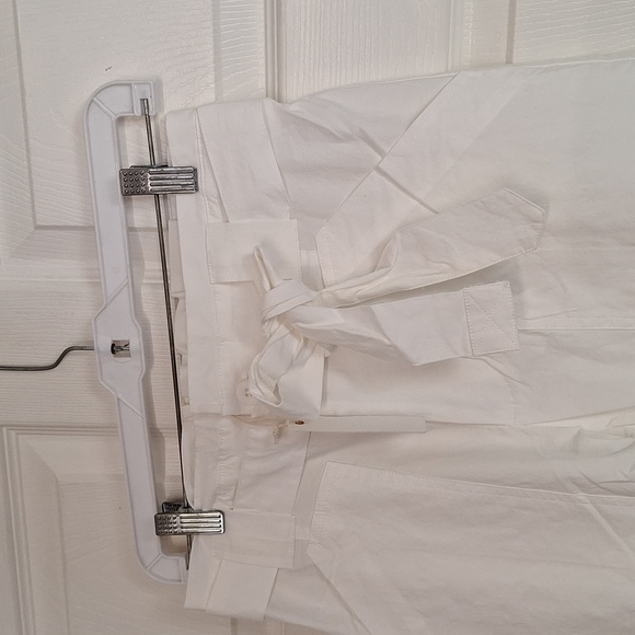 NWT OLIVACEOUS White cargo pants Women Medium New - Picture 7 of 7